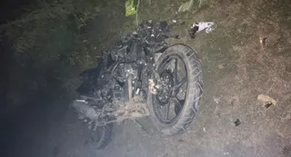 Mahoba accident: Two students die in the collision of the tractor bike, four youths rode on the same motorcycle -Mahoba crash Two students die in the collision of tractor ties