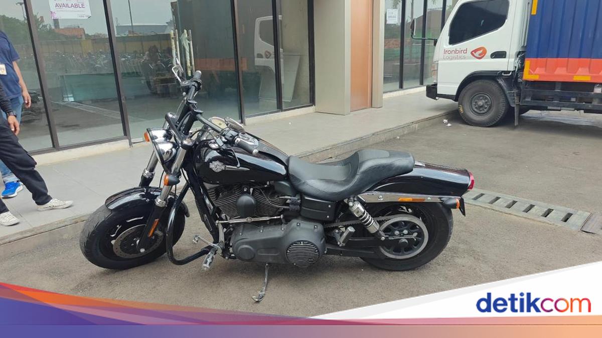 Harley stole from the parking space in the mall in Central -Jakarta, found a day later in Bekasi