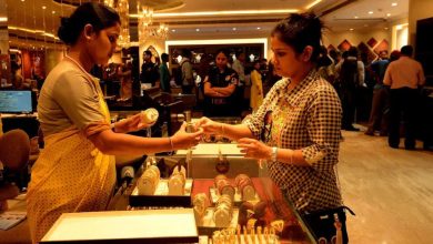 Would it be right to invest in gold or not? How much can gold prices rise to Dhanteras 2025, know what experts say