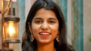 Bihar Politics: Maithili Thakur joins BJP, will dispute elections from this seat – Maithili Thakur joins BJP to dispute from Alinagar Seat