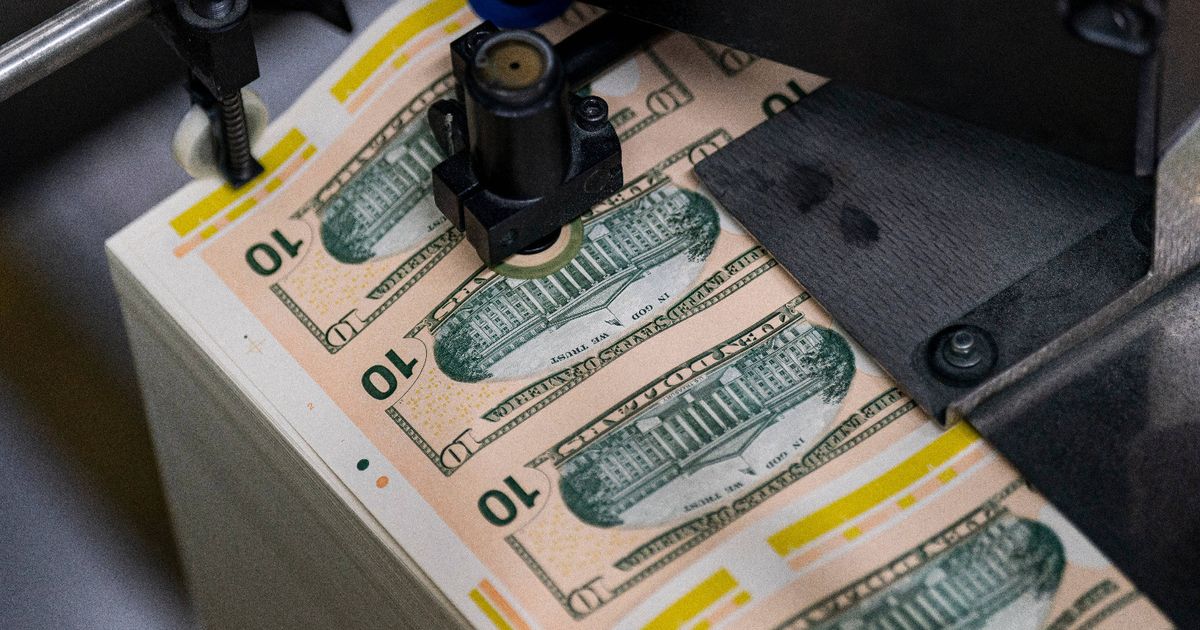 The dollar hits its highest level since August amid increasing trading tension