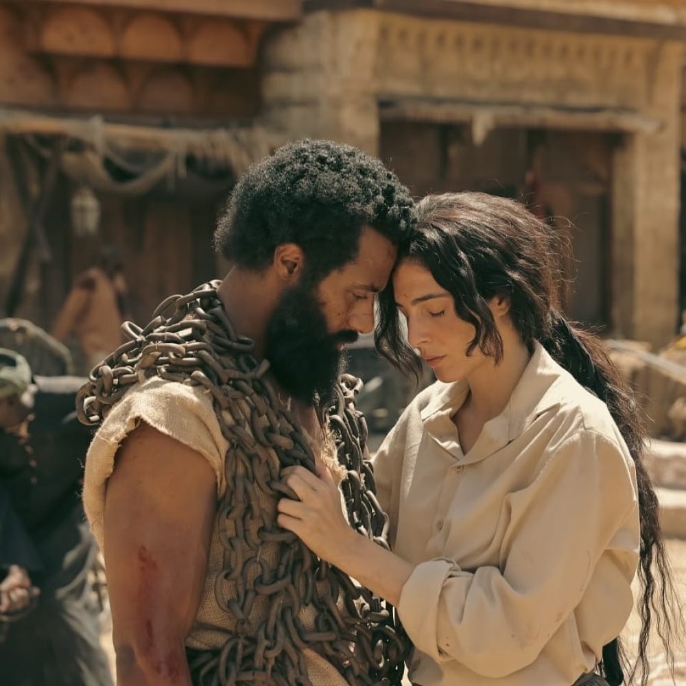 احتفال محمد رمضان و رزان جمال مع نجوم فيلم ” أسد” بانتهاء رحلة عامين من التصوير. شاهدي