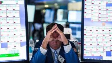 Trading tension deals with Wall Street indices a blow when the earnings season begins