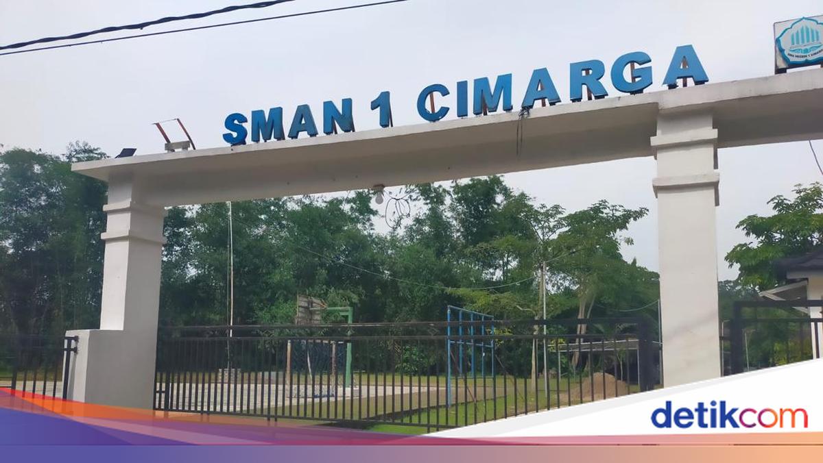 Long aftermath head in Banten Slaps Student caught smoke