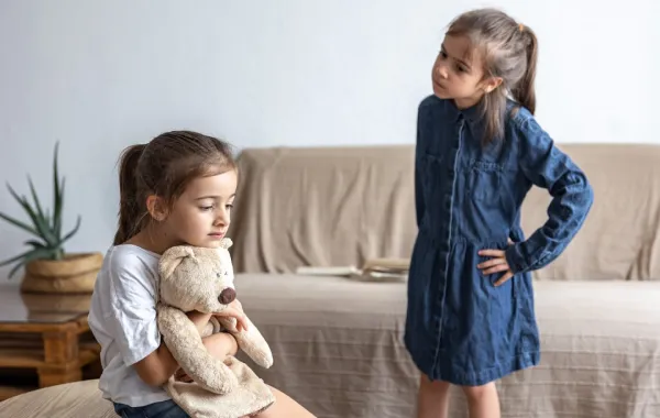 هل طفلي أناني… فما هي الأسباب والعلامات والحلول؟