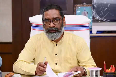 The decision of Jharkhand government, 730 days of childcare leave to single men with female teachers from University University.