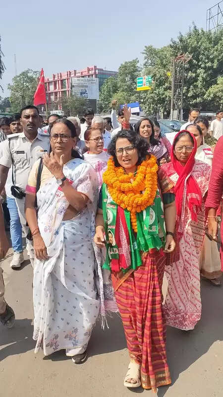 Bihar Elections: No seat sharing in Grand Alliance, candidates fill nomination forms