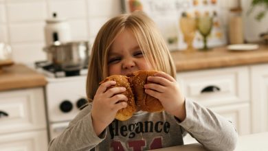 What is the connection between conscious eating and health?