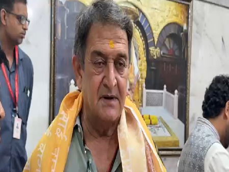 Mahesh Manjrekar takes blessings in Shirdi temple ahead of ‘Punha Shivajiraje Bhosle’ release
