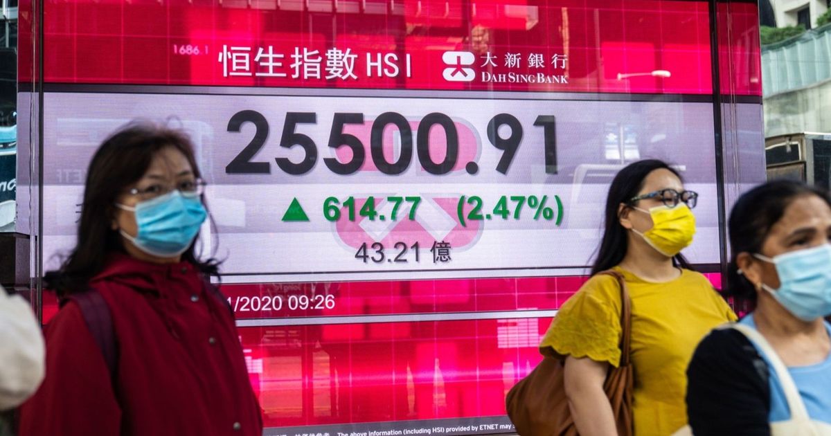 Asian shares fall amid credit concerns in the United States