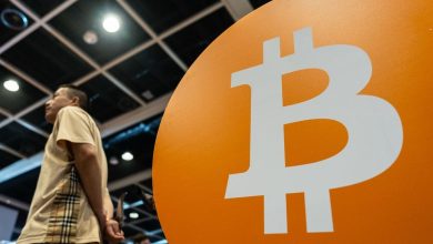 Bitcoin is struggling to regain momentum after a historic crash