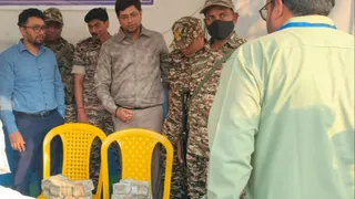 Huge police crackdown in Bhojpur on last day of nomination, cash worth Rs 50 lakh seized from Gangi check post – bhojpur 50 lakh cash seized from Gangi check post on nomination deadline