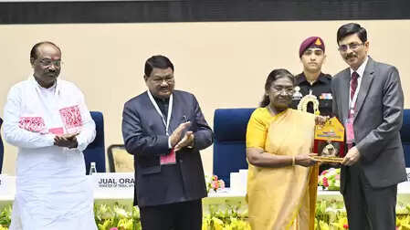 Excellent performance of Madhya Pradesh in excellent implementation of Aadi Karmayogi campaign, honored President Murmu