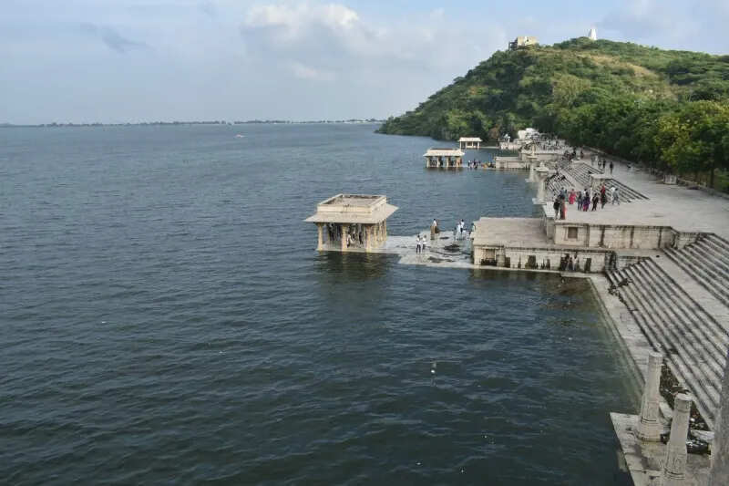 Total 102 dams in the district, five dams empty, 77 full, 6 overflowing
