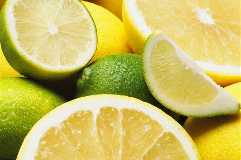 «مش هيبوظ منك».. أفضل طريقة لتخزين الليمون بشكل كامل والعصير ل أشهر