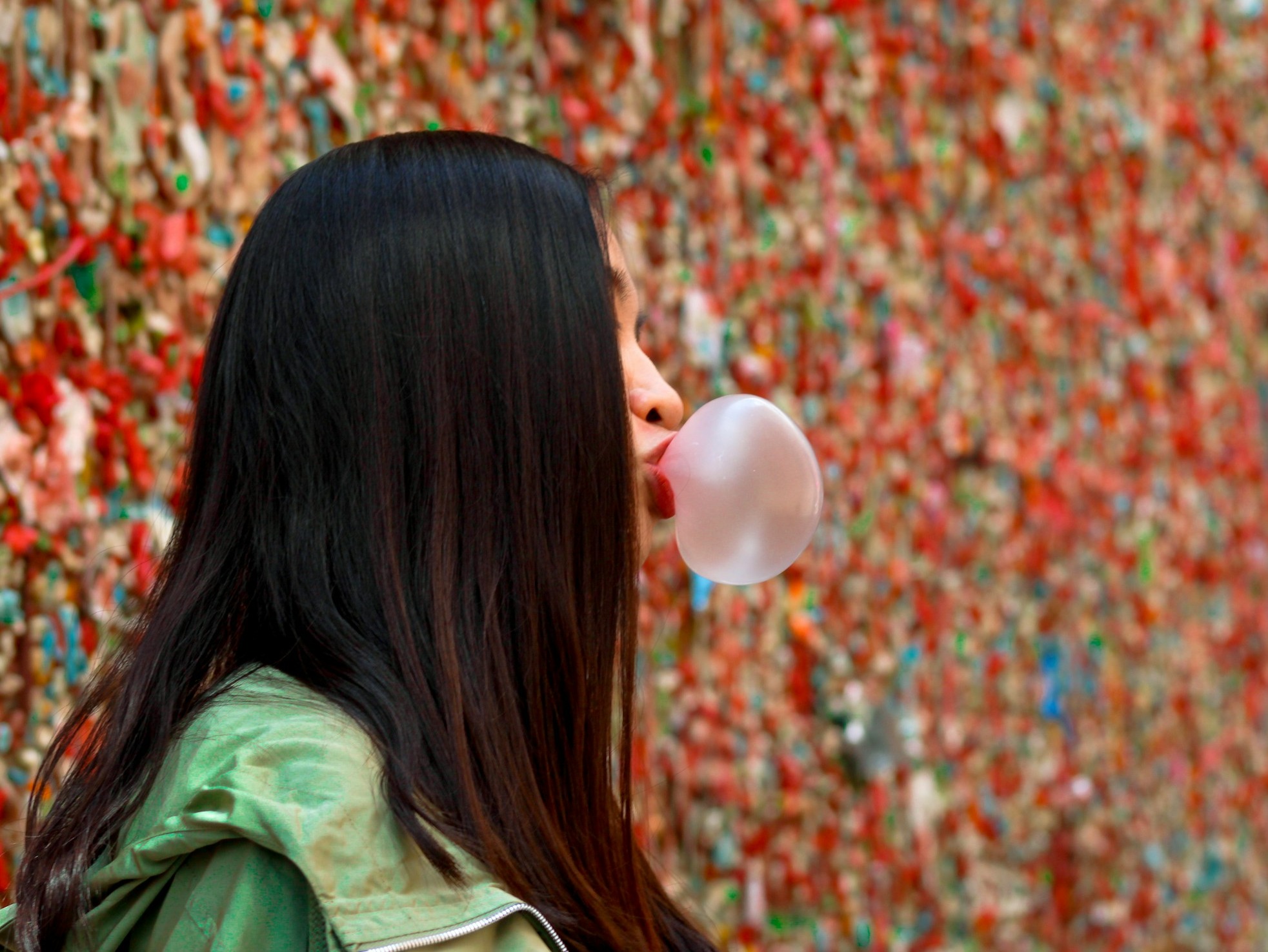 Do you love chewing gum? Know these things!
