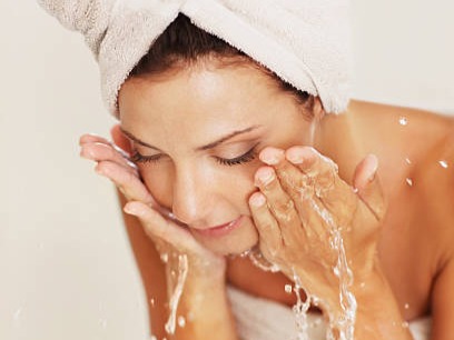 Splashing cold water on the face is really effective!