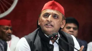 UP politics: SP chief Akhilesh Yadav continues his attack on the Chief Minister, calls him star sever – up politics Samajwadi Party president Akhilesh Yadav attacks CM Yogi Adityanath, says he is in the role of star sever
