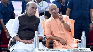 Defense Minister praises CM Yogi at events in Lucknow, praises his vision and progressive leadership