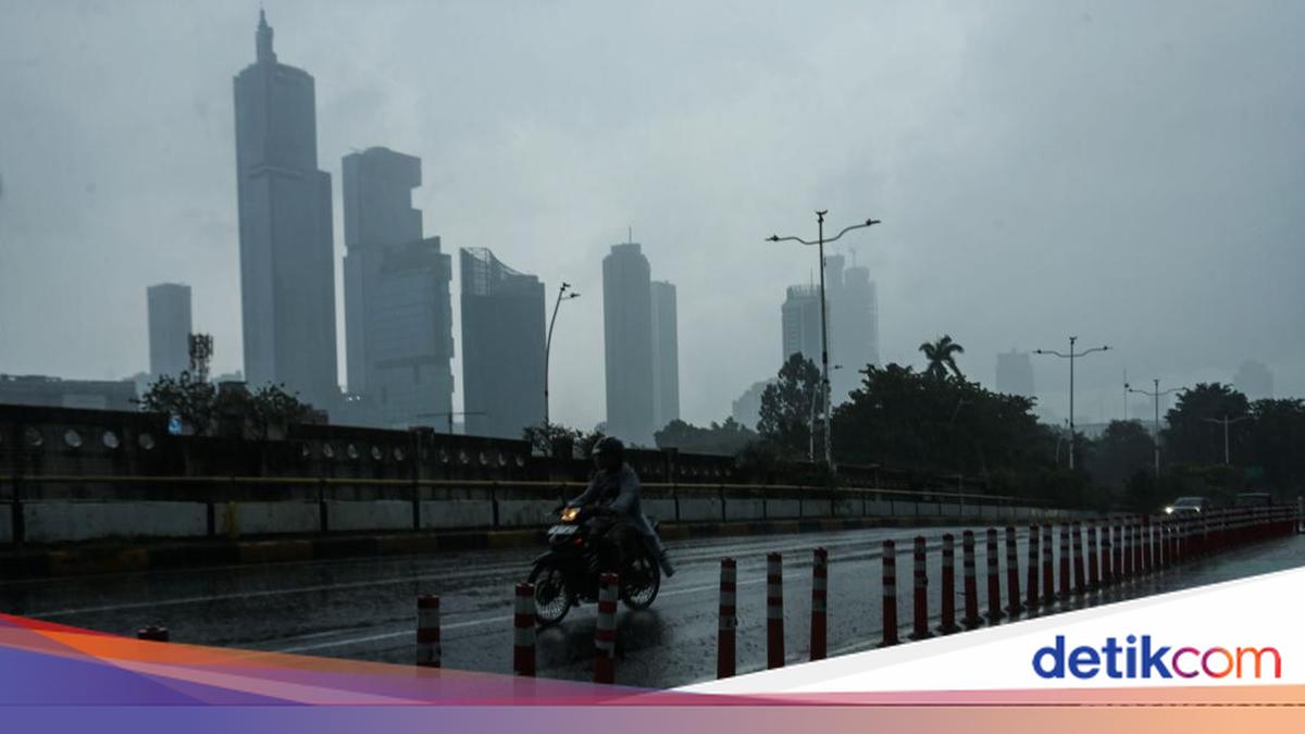 Beware of microplastics carried by rain in Jakarta