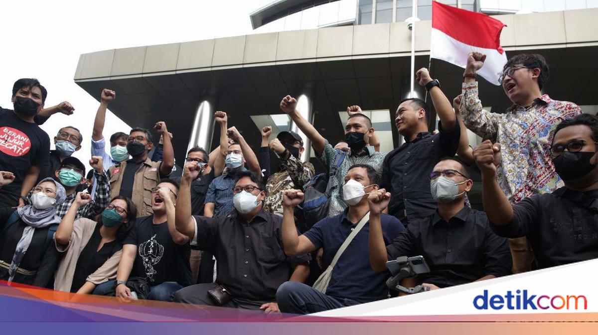 This former investigator reveals the reasons why the government should return 57 KPK employees