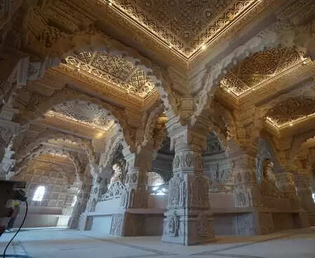 Uttar Pradesh: Record of devotees coming to Ayodhya has been broken, this number has crossed 23 crores this year.