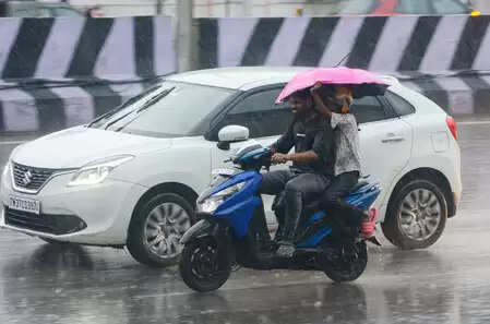 Chance of heavy rain and thunderstorm for four days in Tamil Nadu