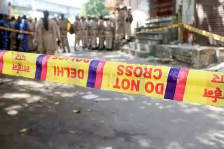 Double murder in Nabi Karim area of ​​Delhi, wife and lover killed, husband injured
