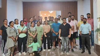 Dispute over extra club charges of tenants and entry ban in Gurugram society, 50 families protested – Gurugram Society dispute tenants protest extra cost entry ban