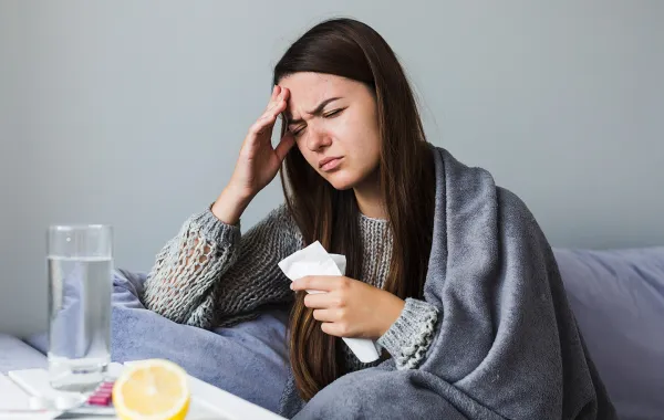 ما هي الأمراض المنتشرة في الخريف؟ طبيبة تطلعكِ على طرق الوقاية