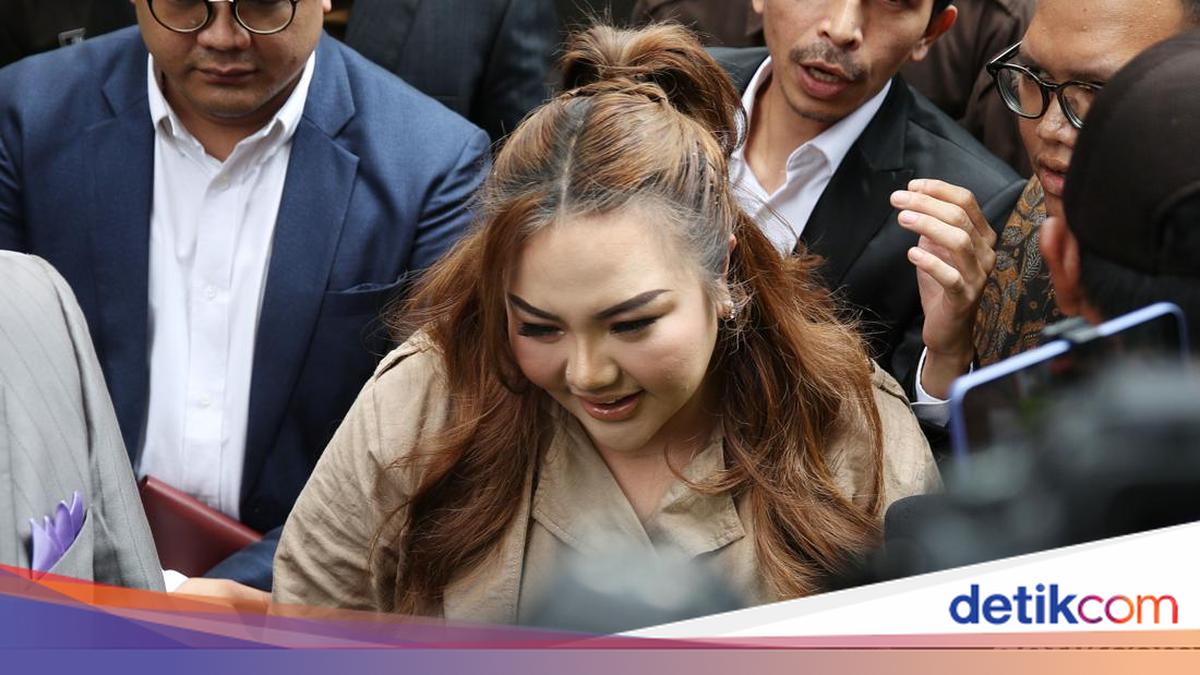 Bareskrim calls Lisa Mariana suspect for insulting RK’s good name