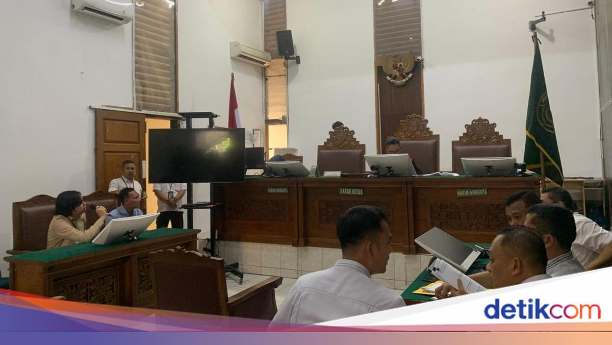 Polda Metro asks judge to reject Delpedro’s preliminary hearing in sedition case