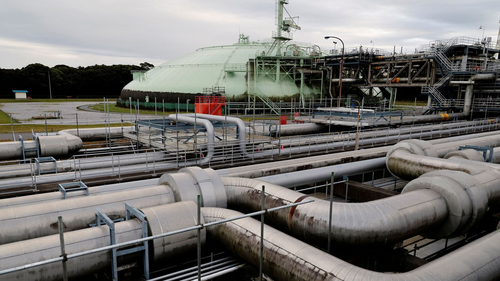 EU countries agree to ban all Russian gas imports by end of 2027: What’s the strategy?
