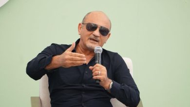 شريف عرفة يثير الجدل في مهرجان الجونة بعد حديثه عن الراحل أحمد زكي إنه “لم يكن أب عظيم”