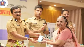 Mumbai Police gives ‘Diwali gift’ to 800 people, returns stolen phones to owners – Mumbai Police returns stolen phones Diwali gift for 800
