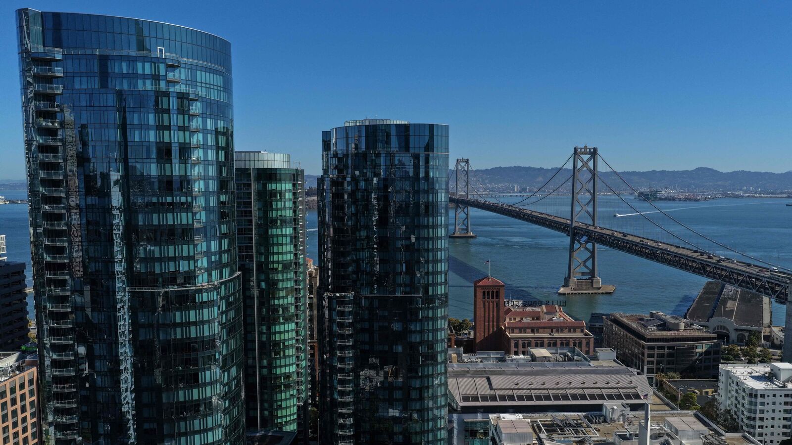 The global economy is shaking off both the trade war and AI fears
