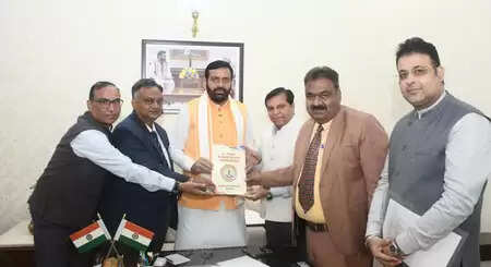 Chairman and members of Haryana Human Rights Commission met CM Saini