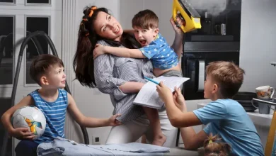 6 دروس مهمة يمكنكِ تعلمها من تربية أطفال مع أم أخرى