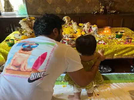 Varun Dhawan was seen celebrating Mother Lakshmi with his ‘ghar ki Lakshmi’, showed a beautiful glimpse of his daughter