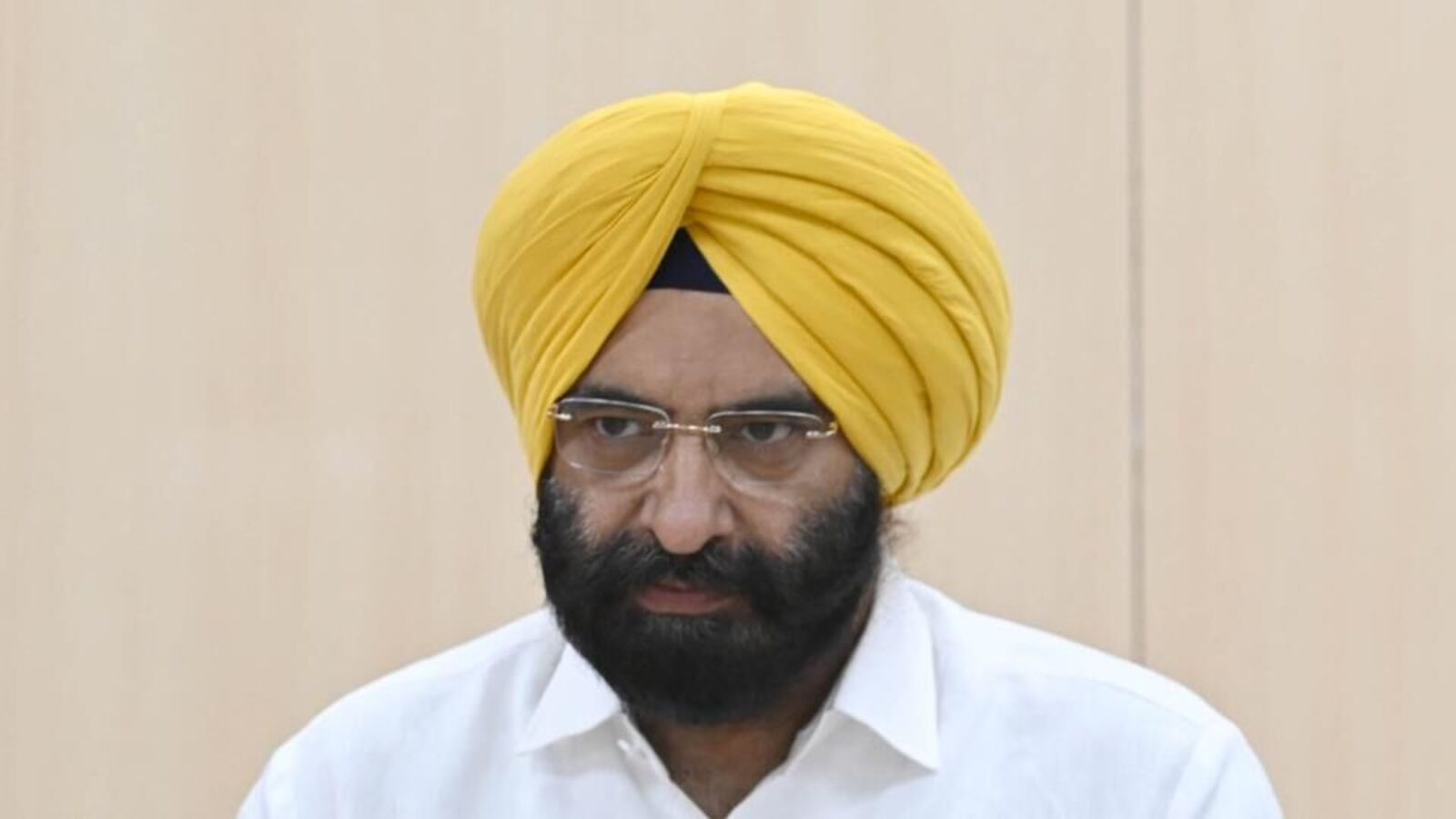 Delhi Air Pollution: Minister Manjinder Singh Sirsa makes big claim – ‘AAP forces farmers in Punjab to burn crop’ | Look