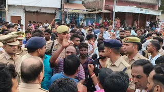 In Prayagraj, a young man was killed in broad daylight by stoning a young man, angry mob created ruckus and vandalized the incident – prayagraj man killed in broad daylight tension grips area