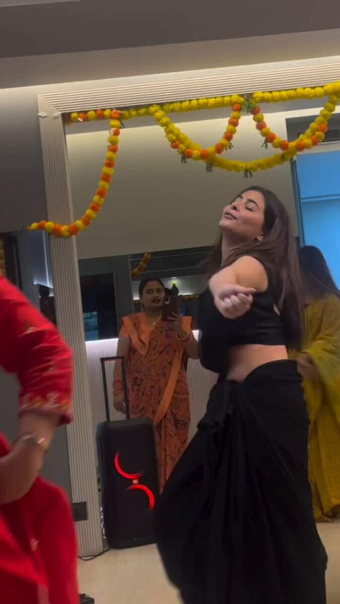 Sister-in-law in black saree created havoc in ‘Dilbar-Dilbar’, you too will lose your heart after watching the viral video