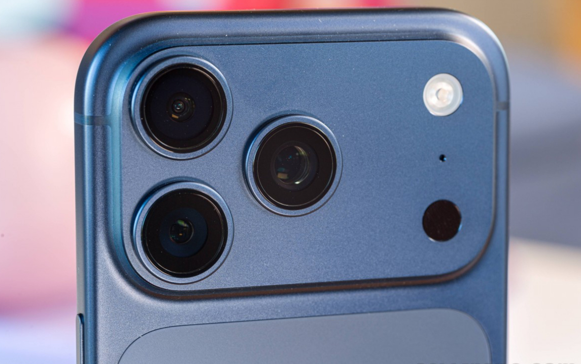 تأكيد جديد: سلسلة iPhone 18 Pro ستأتي بكاميرات رئيسية بفتحة عدسة متغيرة