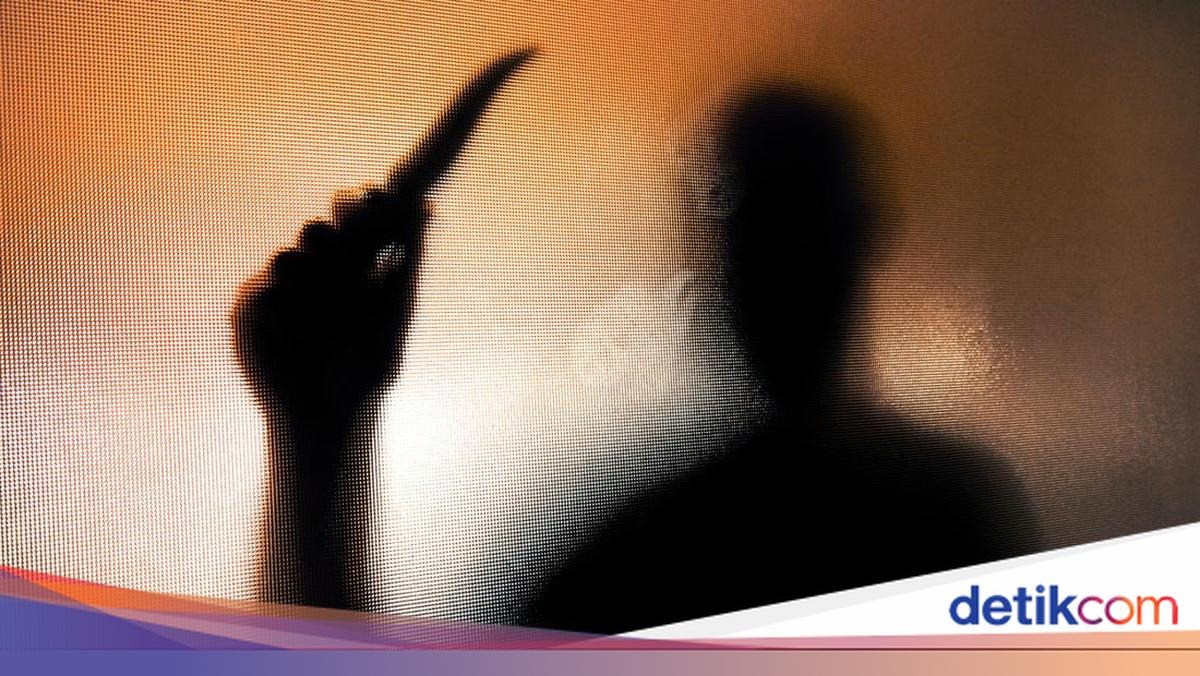 Fighting over a bed, homeless man suspected of being ODGJ hacks Jukir in Makassar