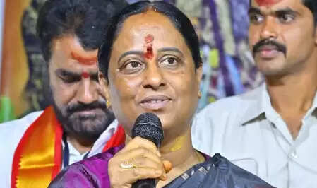 Telangana: Minister Surekha apologizes to CM for daughter’s anger