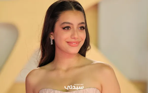 صيحات جمالية من وحي نجمات الجيل زد.. إطلالات طبيعية بأسلوب عصري