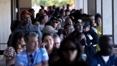 Video: Americans line up for free meals as shutdown threat sparks ‘no food aid November’ fears