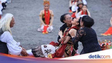 1,400 Gandrung Sewu Dancers Participate in Sacred Procession, Indonesian Diaspora in US Moved