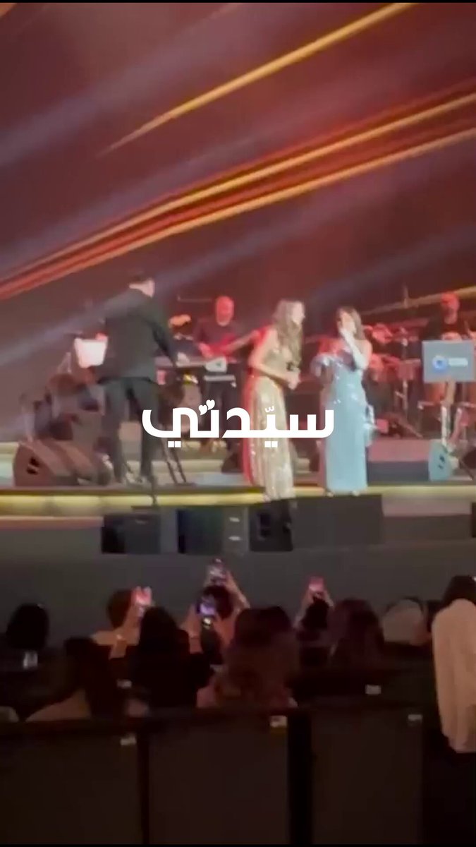 في ختام حفلها على مسرح أبو بكر سالم، احتفل الجمهور بيوم ميلاد إليسا وسط أجواء مفعمة بالحب، حيث…