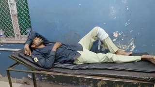 Interstate thieves arrested after encounter in Banda, one injured – Two interstate thieves arrested after encounter in Banda, one shot in the leg